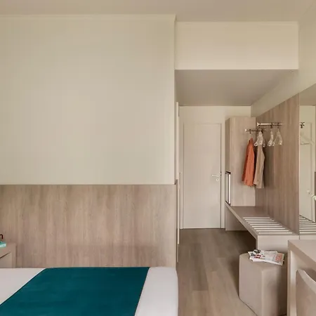 Living Milano Hotel 4*