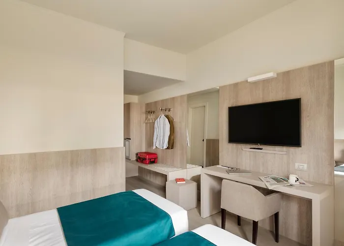 Living Milano 4*