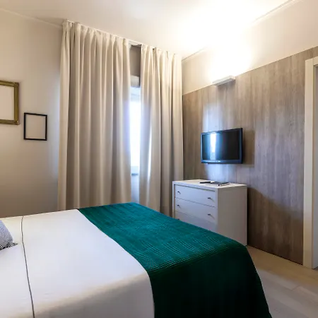 Living Milano Hotel 4*