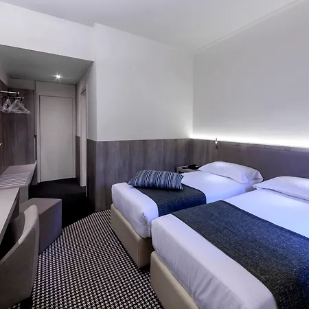 Living Milano Hotel 4*