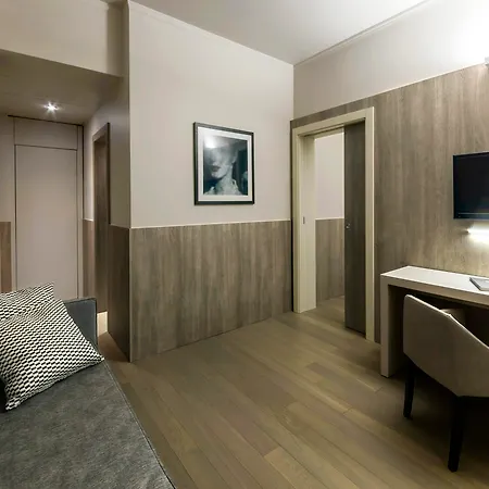 Living Milano Hotel 4*