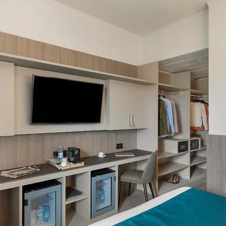 ホテル Living Milano コルナレード