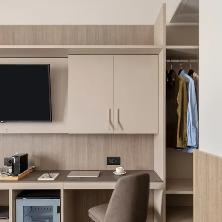 Living Milano 4*