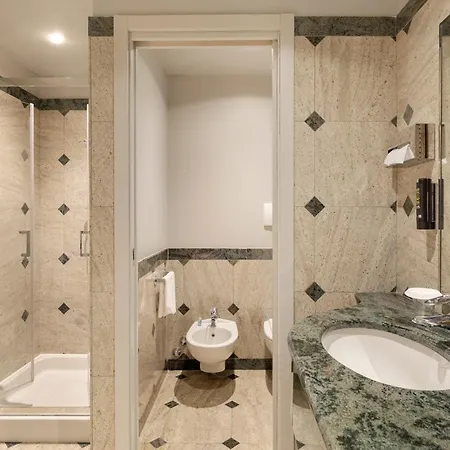 Living Milano 4*