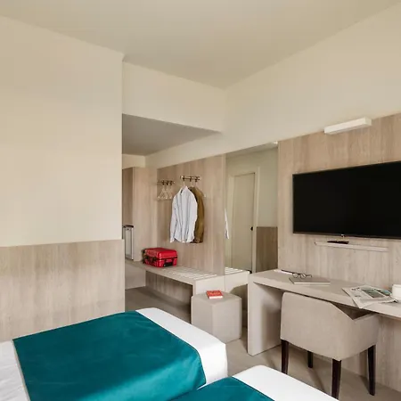 Living Milano 4*