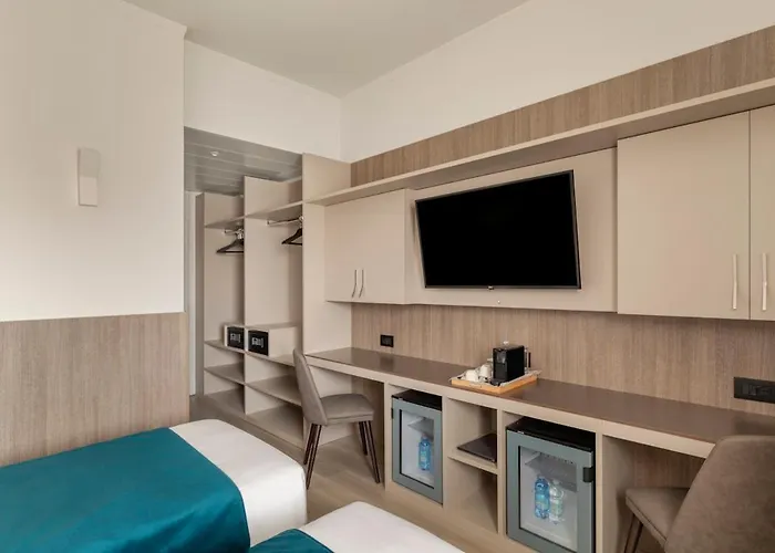 Living Milano 4*