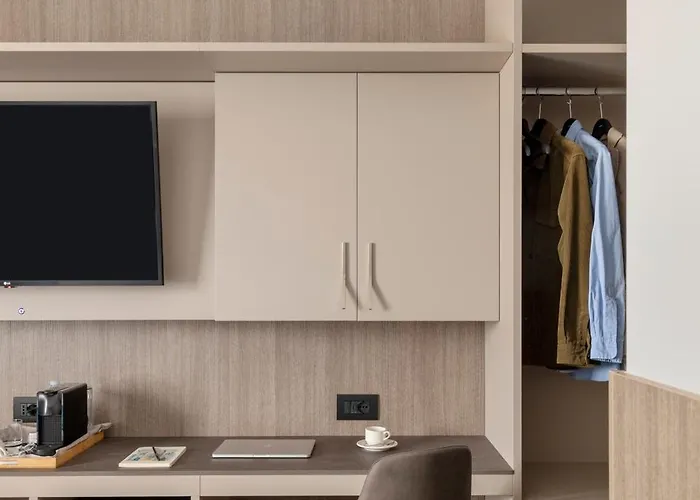 Living Milano 4*
