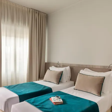 Living Milano 4*